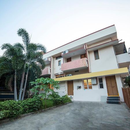 Oyo 13374 Vididhi Hotel Visakhapatnam Bagian luar foto