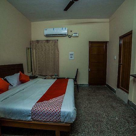 Oyo 13374 Vididhi Hotel Visakhapatnam Bagian luar foto