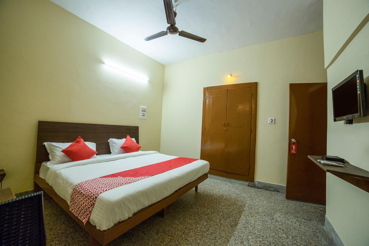 Oyo 13374 Vididhi Hotel Visakhapatnam Bagian luar foto