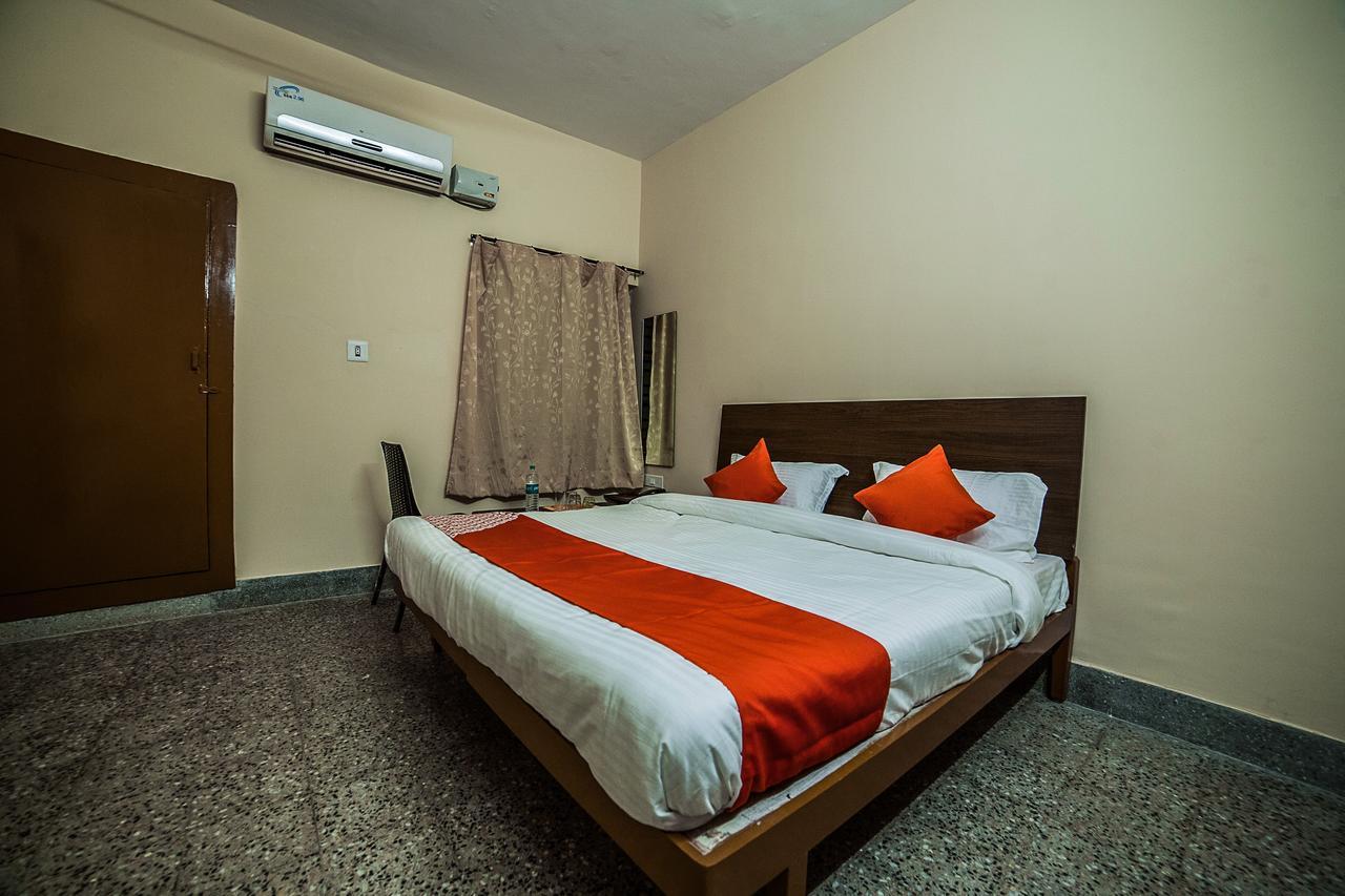 Oyo 13374 Vididhi Hotel Visakhapatnam Bagian luar foto