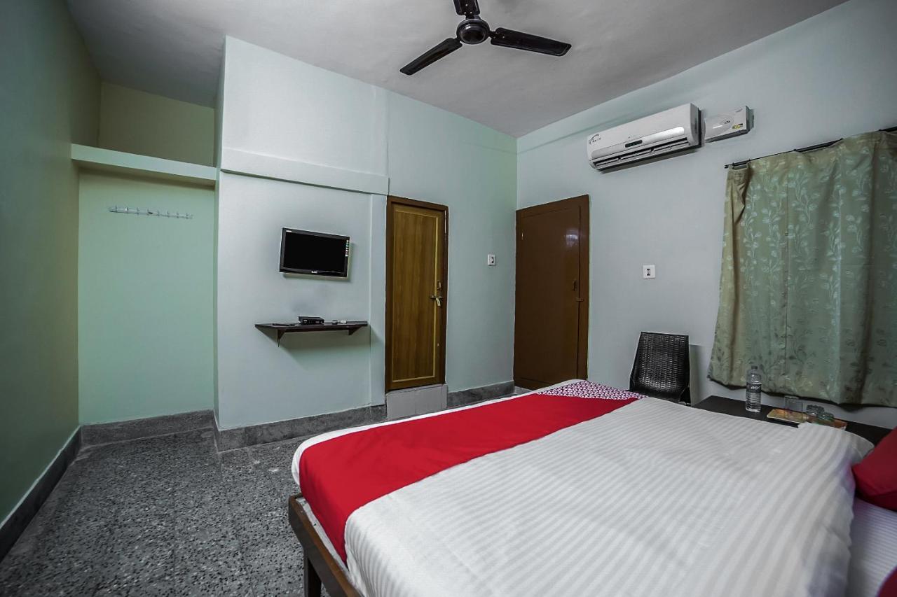 Oyo 13374 Vididhi Hotel Visakhapatnam Bagian luar foto