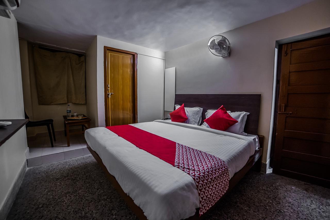 Oyo 13374 Vididhi Hotel Visakhapatnam Bagian luar foto