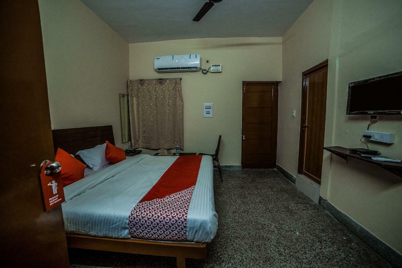 Oyo 13374 Vididhi Hotel Visakhapatnam Bagian luar foto