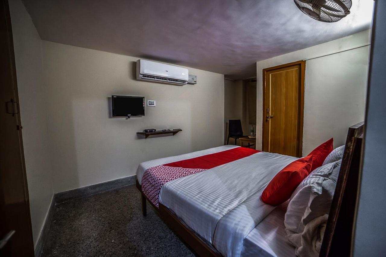 Oyo 13374 Vididhi Hotel Visakhapatnam Bagian luar foto